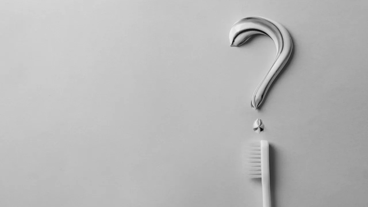 Neapsigaukite! Paneigiame 5 populiariausius mitus apie burnos sveikatą